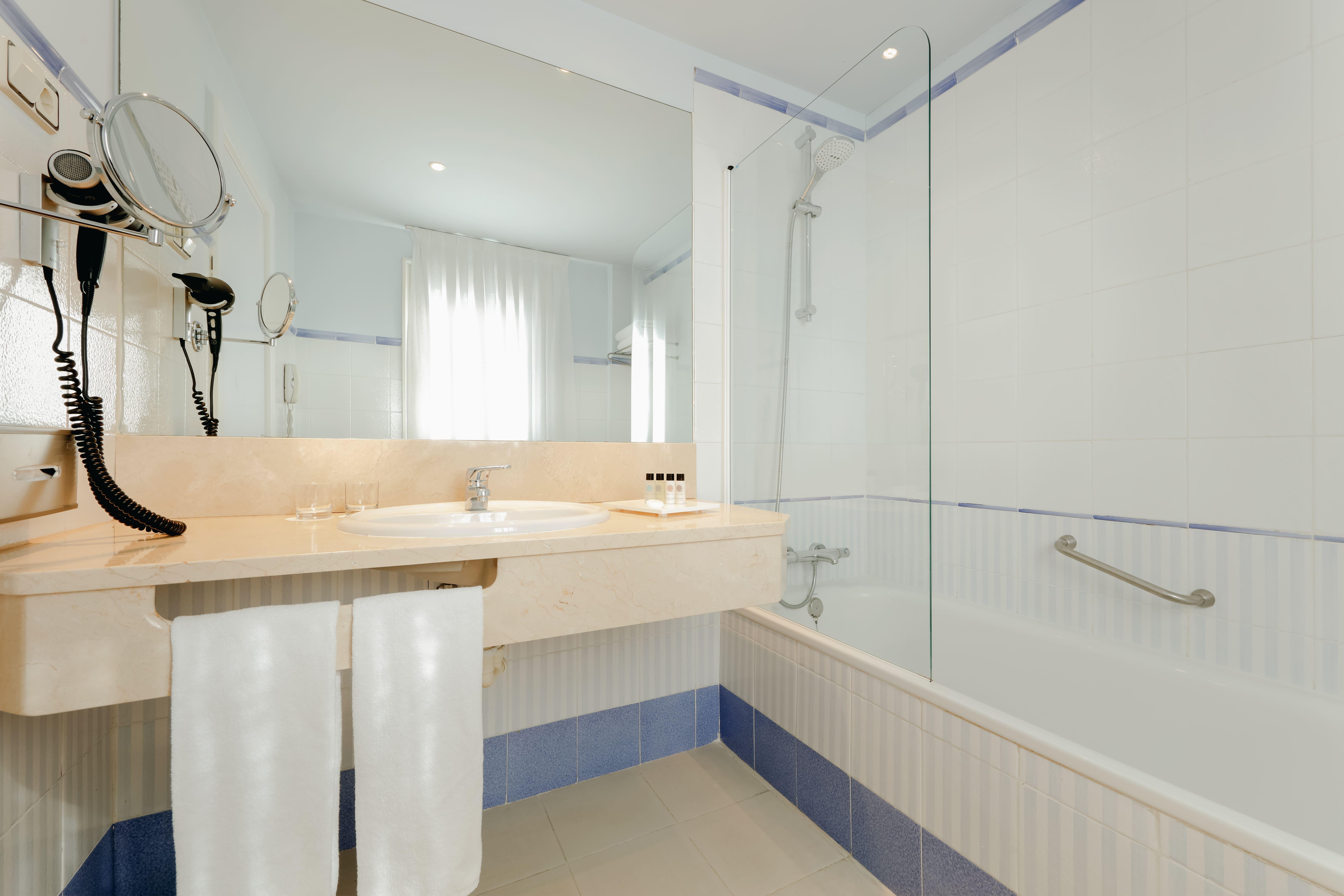 בילבאו Abba Euskalduna Hotel מראה חיצוני תמונה